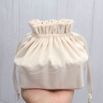 Square Bottom Velvet Drawstring Bag Custom Logo Emboss Cream for Candle Packaging