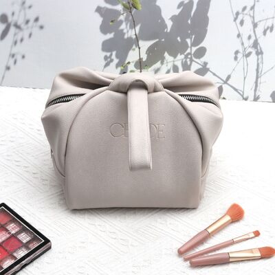 Leather Handle Cosmetic Bag Emboss Custom Logo Portable Waterproof Leather Zipper Makeup Pouch
