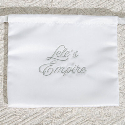 High End White Satin Cosmetic Perfume Packing Pouch Custom Embroidery Logo Satin Drawstring Dust Bag