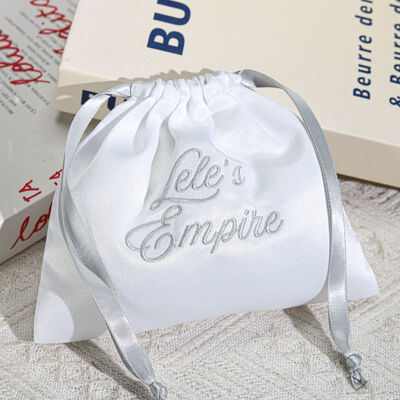 High End White Satin Cosmetic Perfume Packing Pouch Custom Embroidery Logo Satin Drawstring Dust Bag