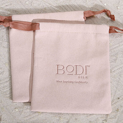 Luxury Microfiber Jewelry Drawstring Packaging Bag Custom Emboss Logo Microfiber Accessories Gift Drawstring Pouch