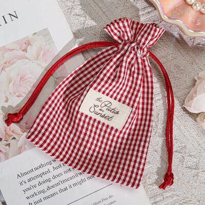Reusable Red Plaid Cotton Drawstring Packing Bag With Fabric Label Cotton Logo Cotton Drawstring Perfume Storage Bag